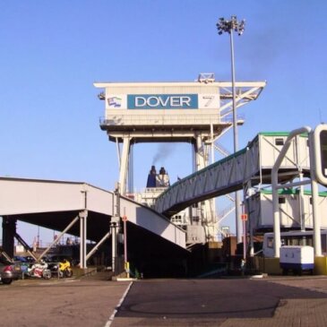 Hafen von Dover richtet EES-Kioske für Busreisende und Tablets für Autos ein