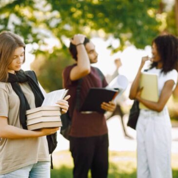 Finanzielle Belastung für britische Universitäten durch 20-Jahres-Tiefstand bei ausländischen Studentenvisa